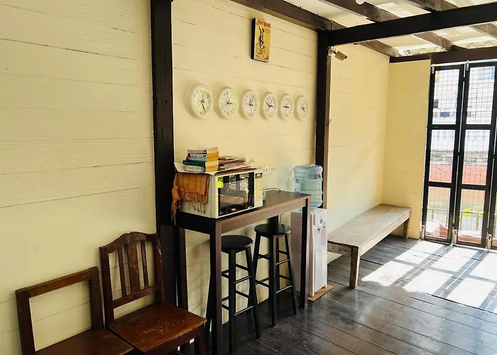 146 Canal Hostal Bangkok