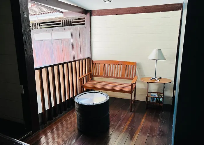 Hostal 146 Canal *