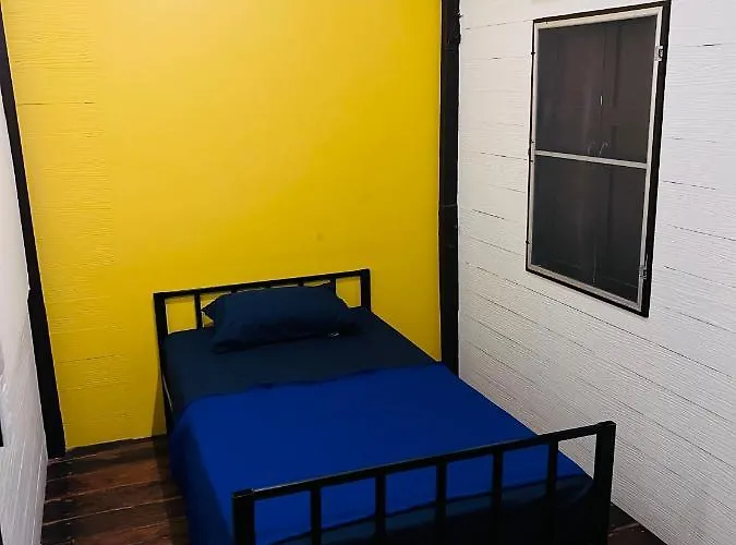 Hostal 146 Canal *